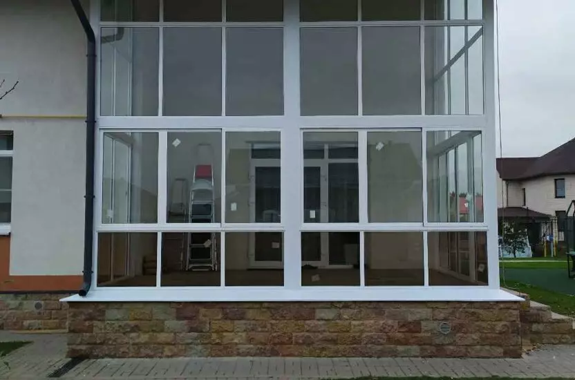 Остекление террасы загородного дома — фото 3